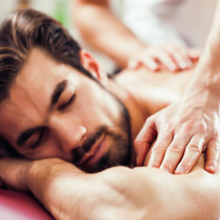 MASAJE-TERAPEUTICO-HOMBRE-PARA-HOMBRE